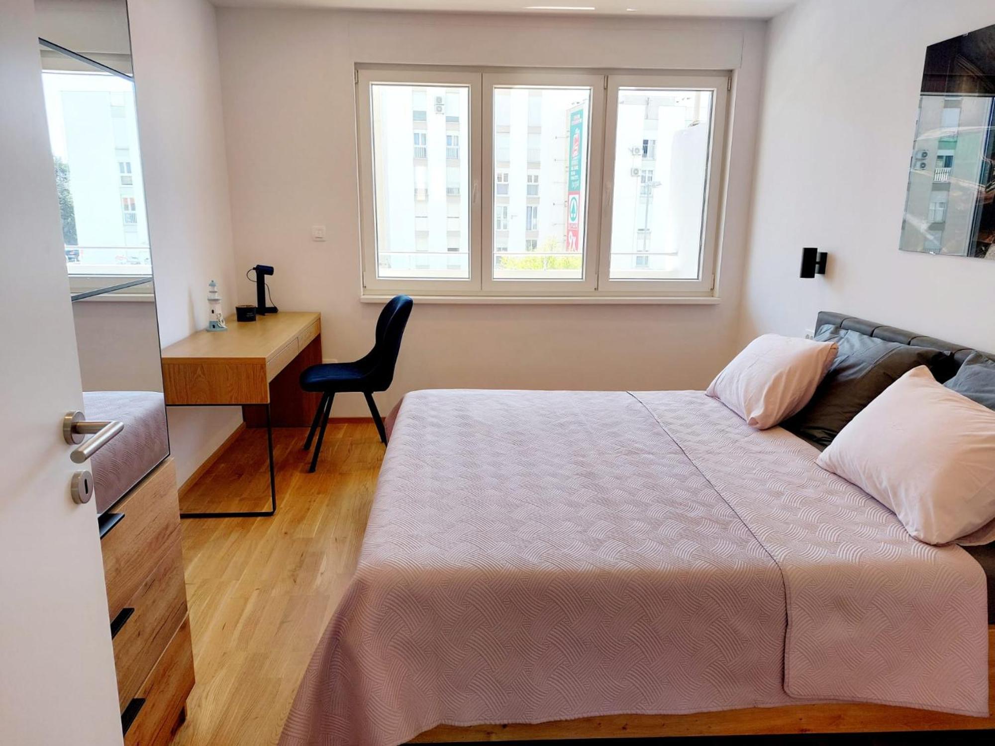 Comfort 2 Bedroom Apartment 10Min Walk From Center And Beach Split Exterior photo